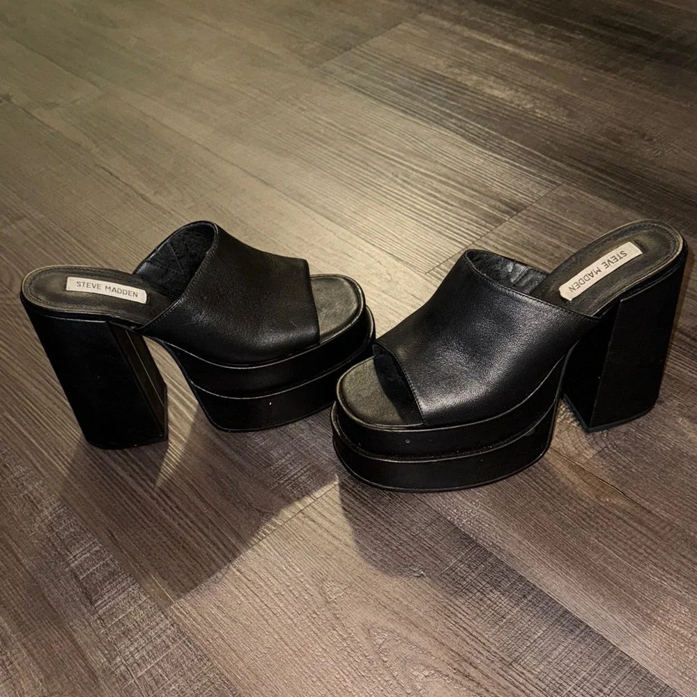 Steve Madden Black Leather Platform Slide Heels
